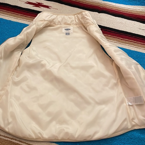 Old Navy Cream White Vest!🧥 - Picture 5 of 6
